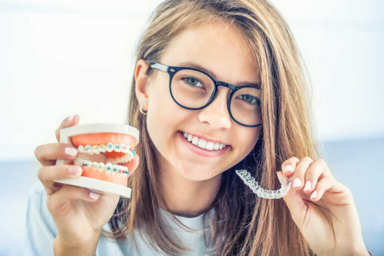 Dyskretne leczenie ortodontyczne Invisalign dla nastolatków